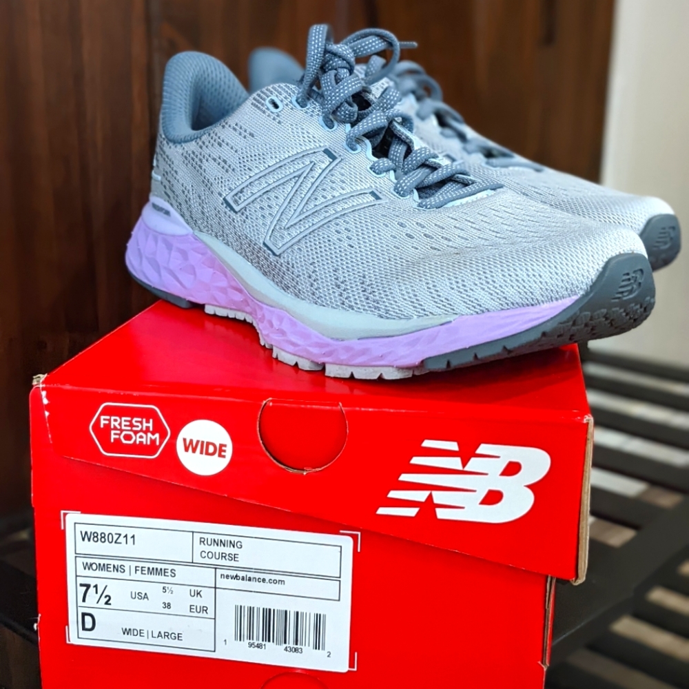 Size 7.5 WIDE Women's. New Balance 880z11 Color: Cyclone/Astro Glow